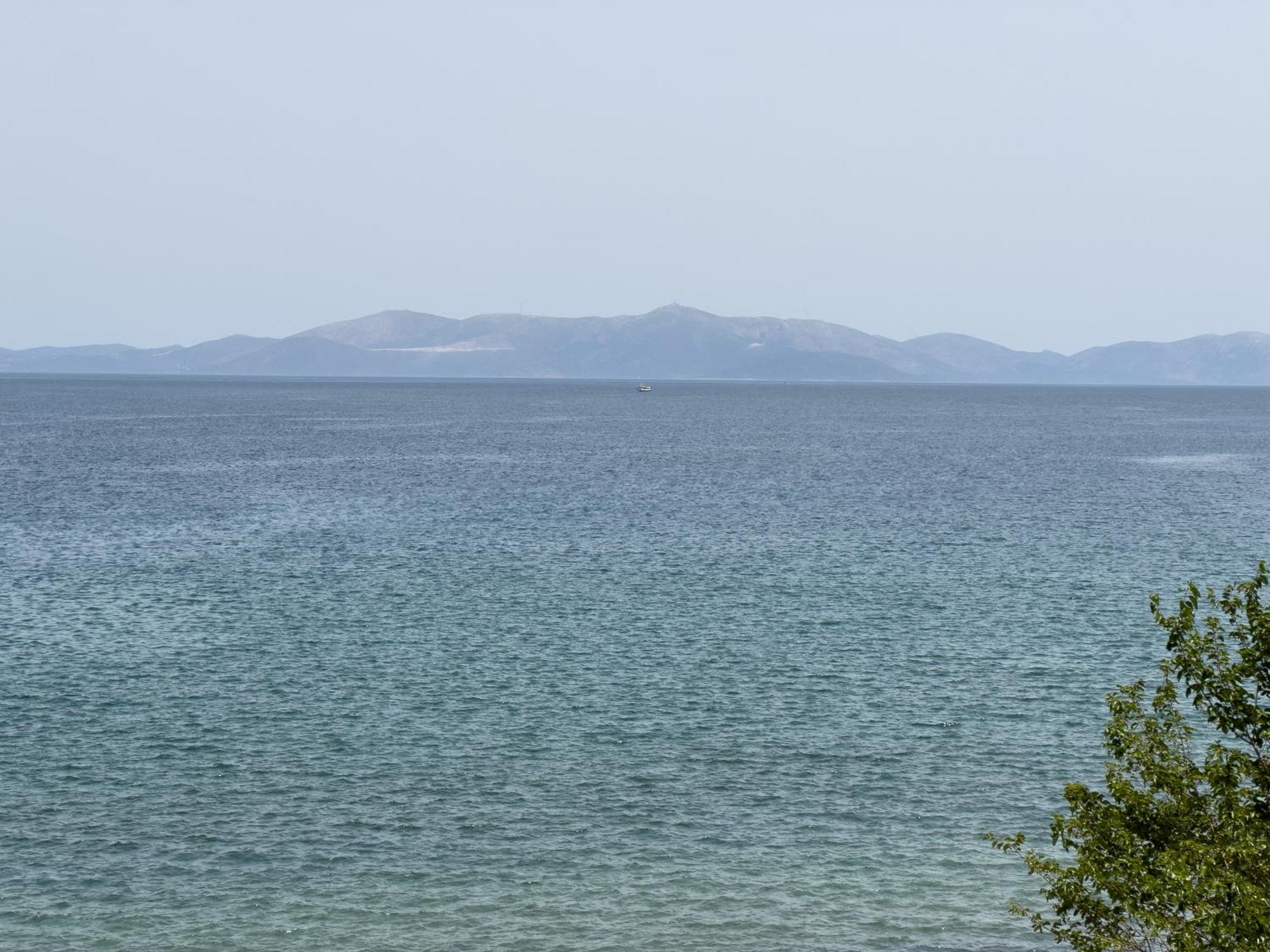 Thanos' Seaside Apartment Oropos Esterno foto